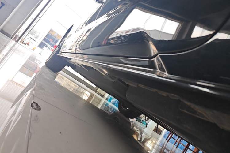 Used Toyota SIENNA 2024 2.5L Hybrid Luxury Edition Left Side Sill