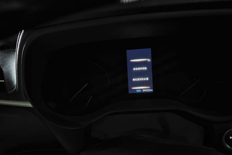 Used Toyota SIENNA 2024 2.5L Hybrid Luxury Edition Odometer Close Up