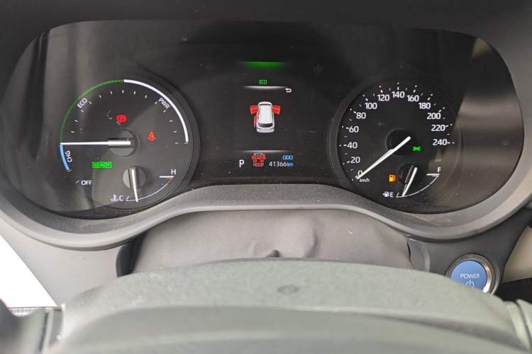Used Toyota SIENNA 2024 2.5L Hybrid Comfort Edition Odometer Close Up
