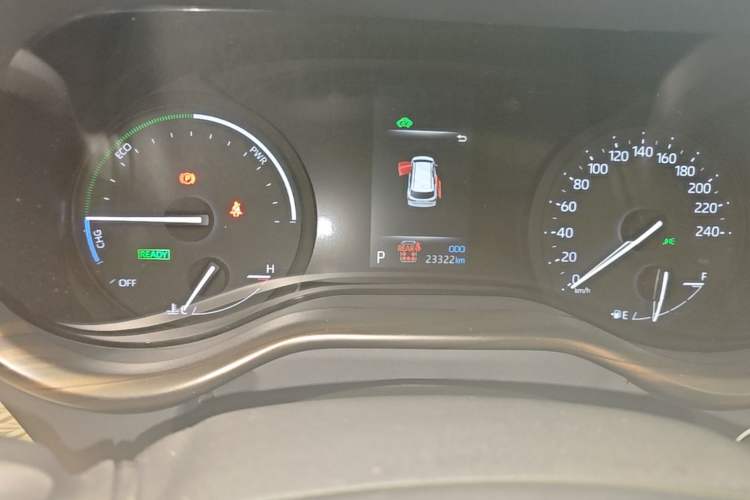 Used Toyota SIENNA 2024 2.5L Hybrid Four-Wheel Drive Prestige Edition Odometer Close Up