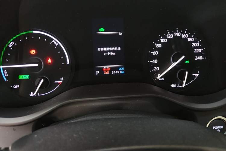 Used Toyota SIENNA 2024 2.5L Hybrid Prestige Deluxe Edition Odometer Close Up