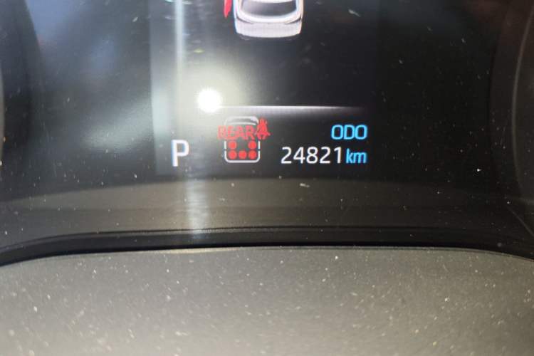 Used Toyota SIENNA 2024 2.5L Hybrid Four-Wheel Drive Prestige Edition Odometer Close Up