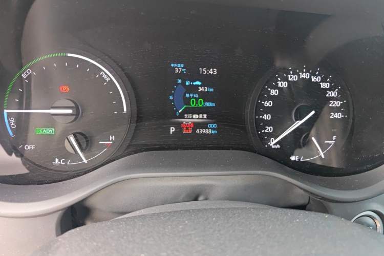 Used Toyota SIENNA 2024 2.5L Hybrid Luxury Edition Odometer Close Up