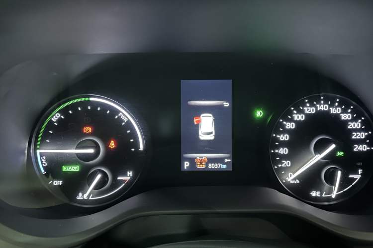 Used Toyota SIENNA 2024 2.5L Hybrid Comfort Edition Odometer Close Up