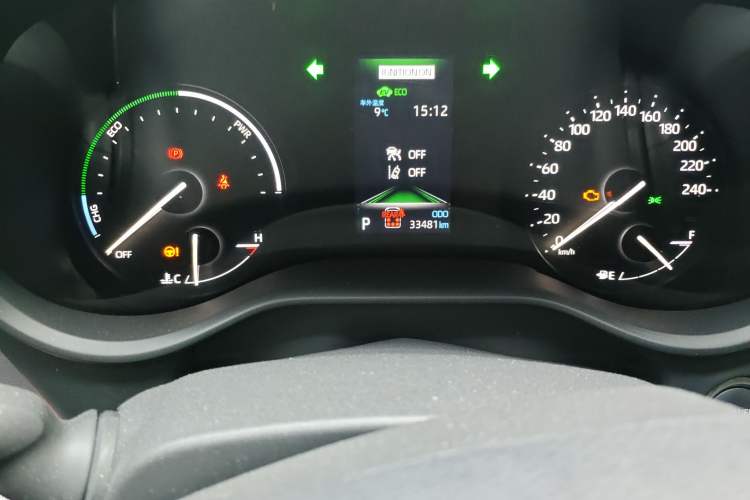 Used Toyota SIENNA 2024 2.5L Hybrid Prestige Deluxe Edition Odometer Close Up