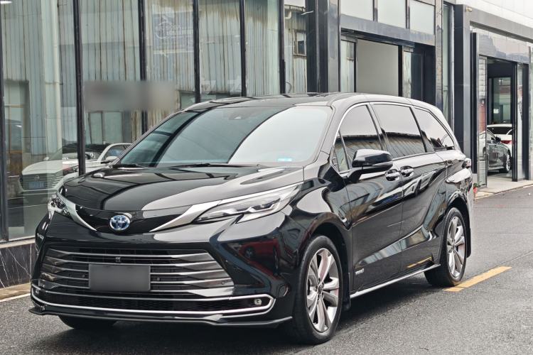 Toyota SIENNA 2024 2.5L Hybrid Luxury Edition - Premium
