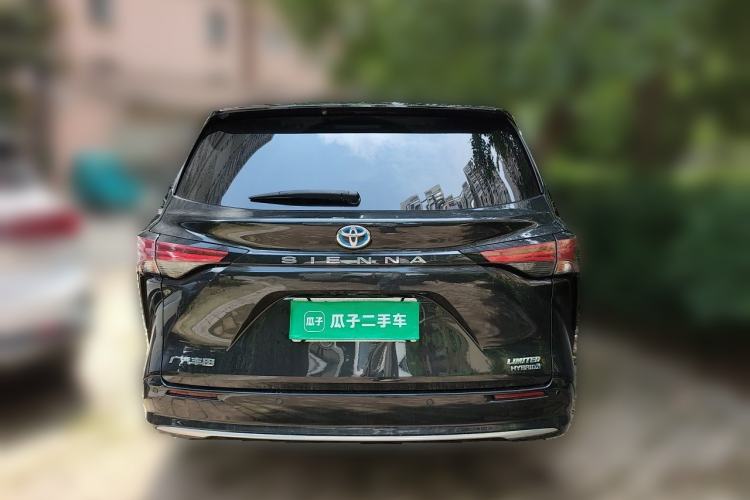 Used Toyota SIENNA 2024 2.5L Hybrid Luxury Edition Rear