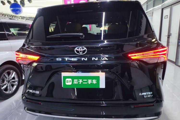 Used Toyota SIENNA 2024 2.5L Hybrid Luxury Edition Rear