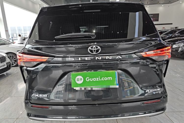 Used Toyota SIENNA 2024 2.5L Hybrid Platinum Edition Rear