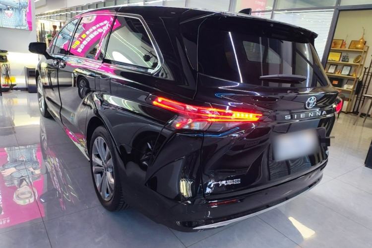 Used Toyota SIENNA 2024 2.5L Hybrid Luxury Edition Rear Left 45 Deg