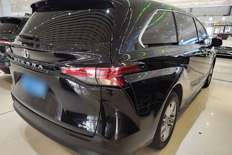 Used Toyota SIENNA 2024 2.5L Hybrid Comfort Edition Rear Right 45 Deg