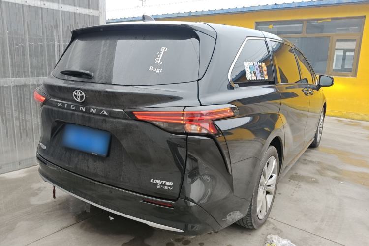 Used Toyota SIENNA 2024 2.5L Hybrid Luxury Edition Rear Right 45 Deg