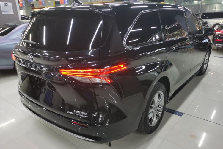 Used Toyota SIENNA 2024 2.5L Hybrid Four-Wheel Drive Prestige Edition Rear Right 45 Deg