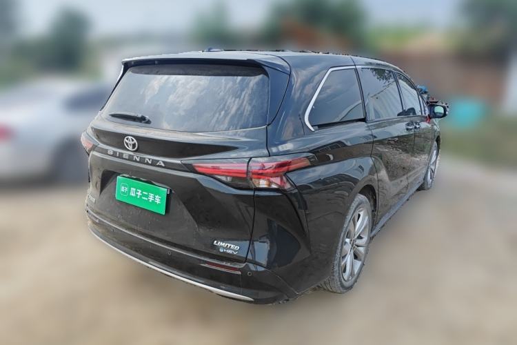 Used Toyota SIENNA 2024 2.5L Hybrid Luxury Edition Rear Right 45 Deg