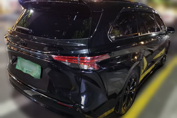 Used Toyota SIENNA 2024 2.5L Hybrid Luxury Edition Rear Right 45 Deg