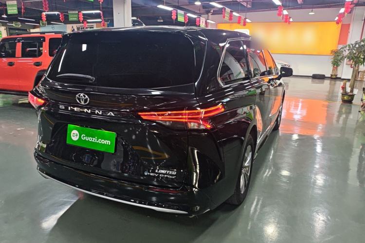 Used Toyota SIENNA 2024 2.5L Hybrid Four-Wheel Drive Prestige Edition Rear Right 45 Deg