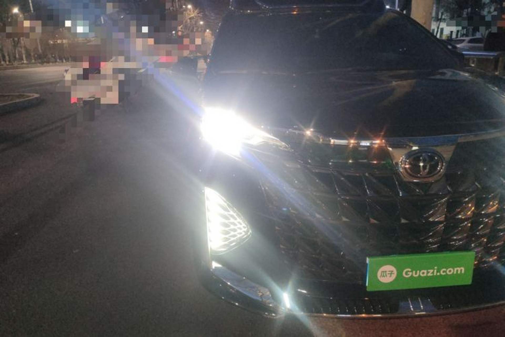 Used Toyota SIENNA  Right Front Headlight
