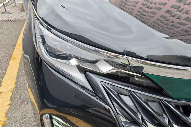 Used Toyota SIENNA 2024 2.5L Hybrid Comfort Edition Right Front Headlight