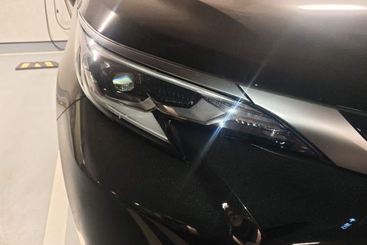 Used Toyota SIENNA 2024 2.5L Hybrid Four-Wheel Drive Prestige Edition Right Front Headlight