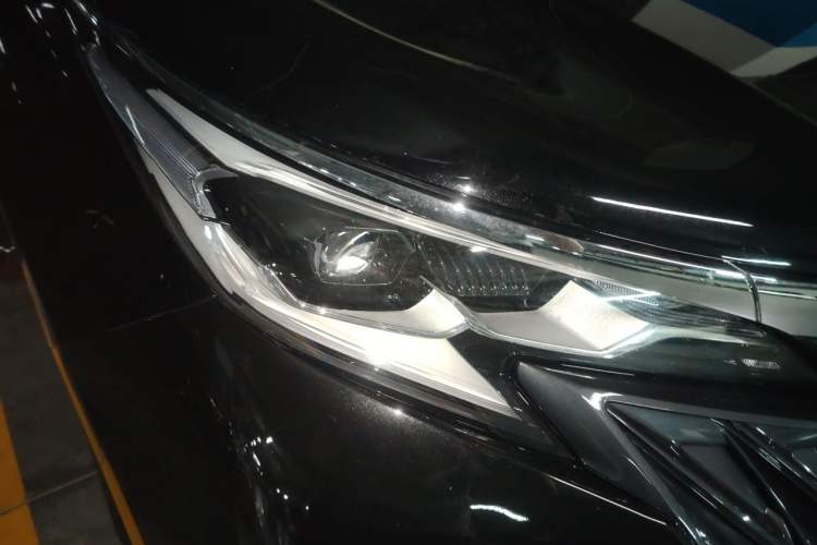 Used Toyota SIENNA 2024 2.5L Hybrid Four-Wheel Drive Prestige Edition Right Front Headlight