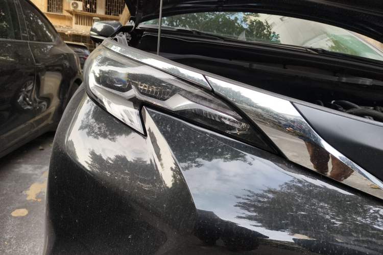 Used Toyota SIENNA 2024 2.5L Hybrid Comfort Edition Right Front Headlight