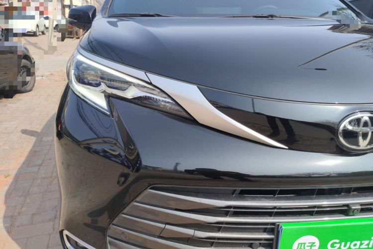 Used Toyota SIENNA 2024 2.5L Hybrid Four-Wheel Drive Prestige Edition Right Front Headlight