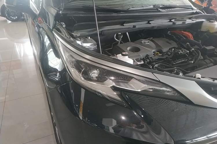 Used Toyota SIENNA 2024 2.5L Hybrid Four-Wheel Drive Prestige Edition Right Front Headlight