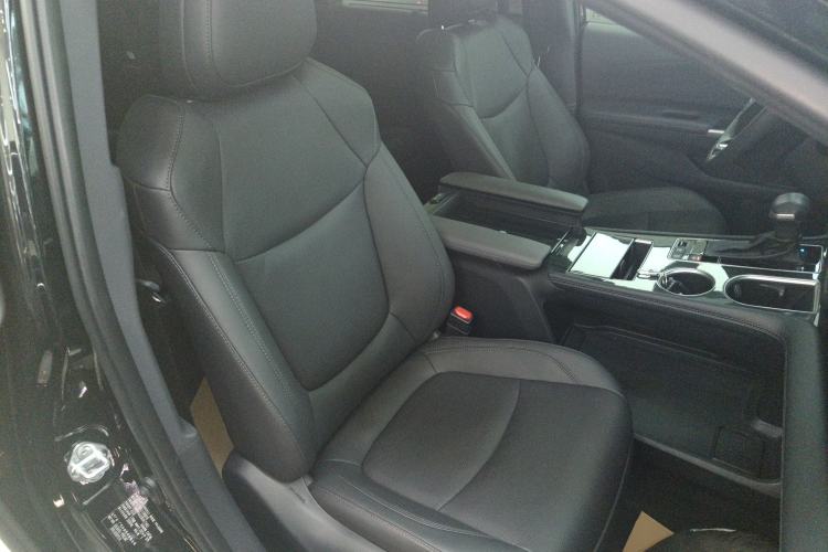 Used Toyota SIENNA 2024 2.5L Hybrid Four-Wheel Drive Prestige Edition Right Front Seat