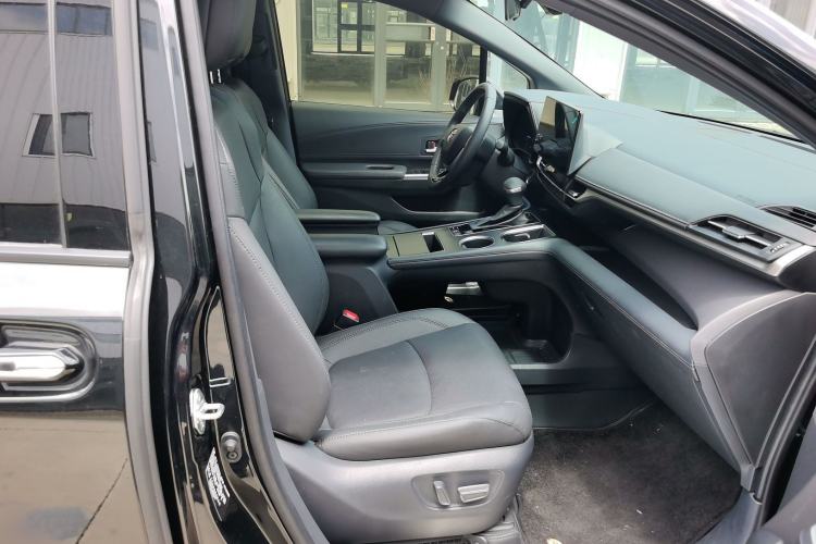 Used Toyota SIENNA 2024 2.5L Hybrid Four-Wheel Drive Prestige Edition Right Front Seat