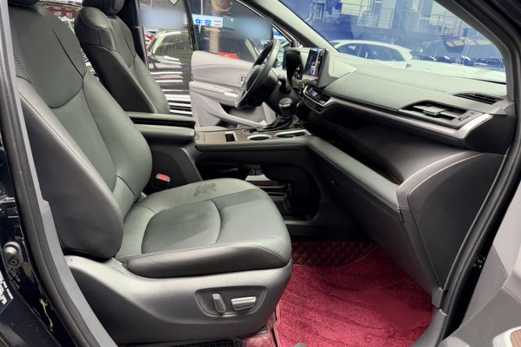 Used Toyota SIENNA 2024 2.5L Hybrid Luxury Edition Right Front Seat