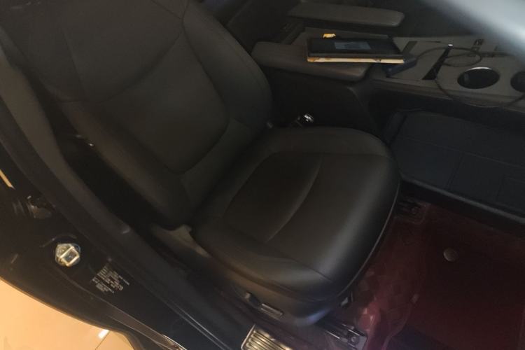 Used Toyota SIENNA 2024 2.5L Hybrid Four-Wheel Drive Prestige Edition Right Front Seat