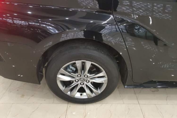 Used Toyota SIENNA 2024 2.5L Hybrid Four-Wheel Drive Prestige Edition Right Rear Wheel Hub