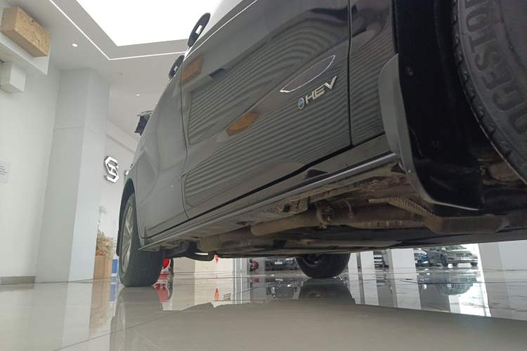 Used Toyota SIENNA 2024 2.5L Hybrid Comfort Edition Right Side Sill