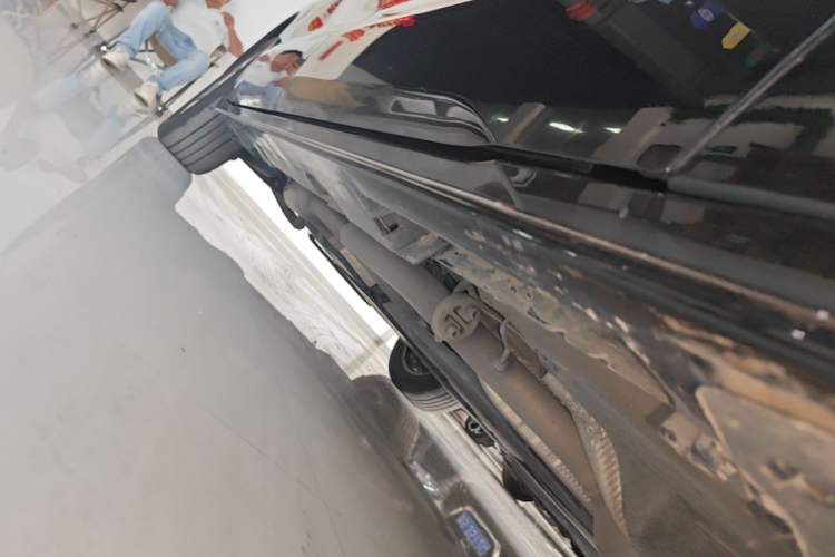 Used Toyota SIENNA 2024 2.5L Hybrid Luxury Edition Right Side Sill
