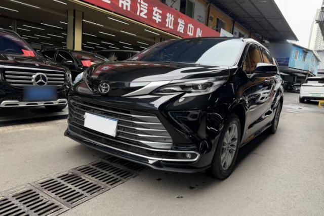 Used Toyota SIENNA 2024 2.5L Hybrid Luxury Edition