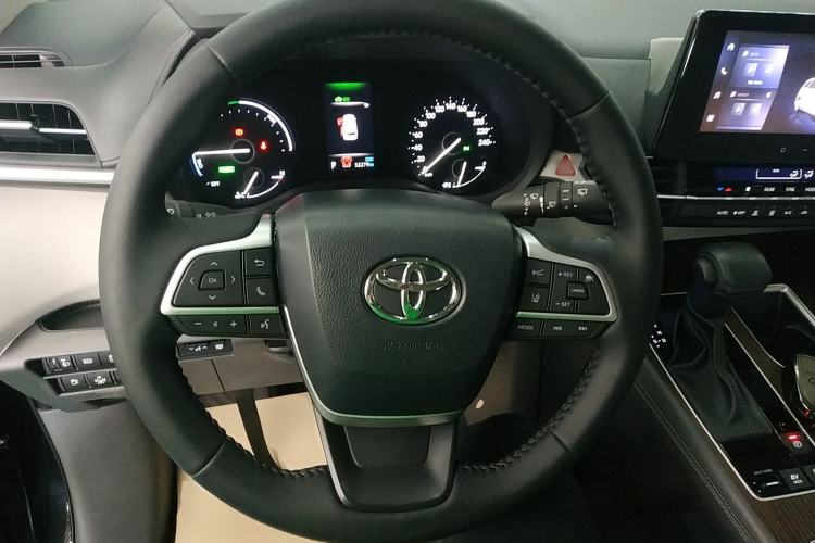 Used Toyota SIENNA 2024 2.5L Hybrid Comfort Edition Steering Wheel