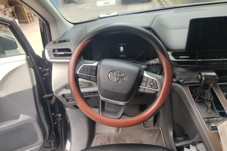 Used Toyota SIENNA 2024 2.5L Hybrid Comfort Edition Steering Wheel