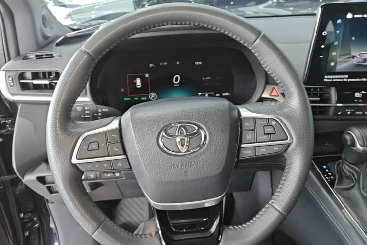 Used Toyota SIENNA 2024 2.5L Hybrid Platinum Edition Steering Wheel