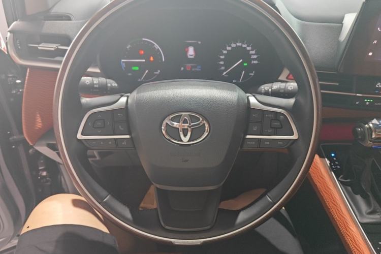 Used Toyota SIENNA 2024 2.5L Hybrid Luxury Edition Steering Wheel