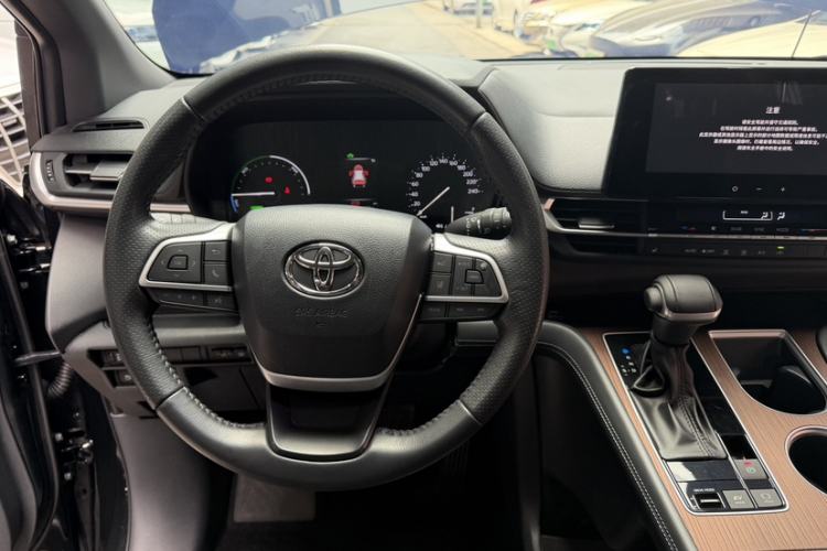Used Toyota SIENNA 2024 2.5L Hybrid Luxury Edition Steering Wheel