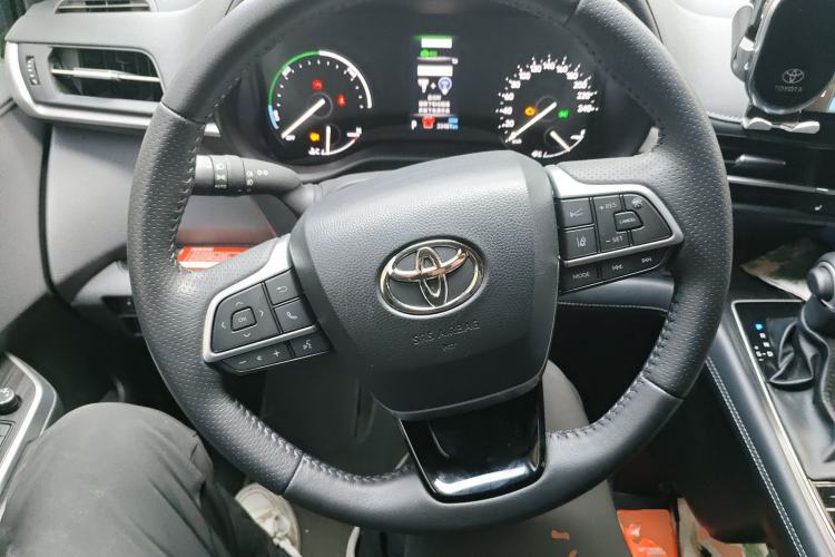 Used Toyota SIENNA 2024 2.5L Hybrid Prestige Deluxe Edition Steering Wheel