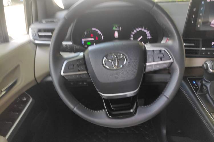 Used Toyota SIENNA 2024 2.5L Hybrid Prestige Deluxe Edition Steering Wheel