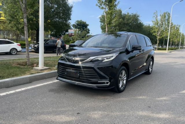 Used Toyota SIENNA 2024 2.5L Hybrid Comfort Edition
