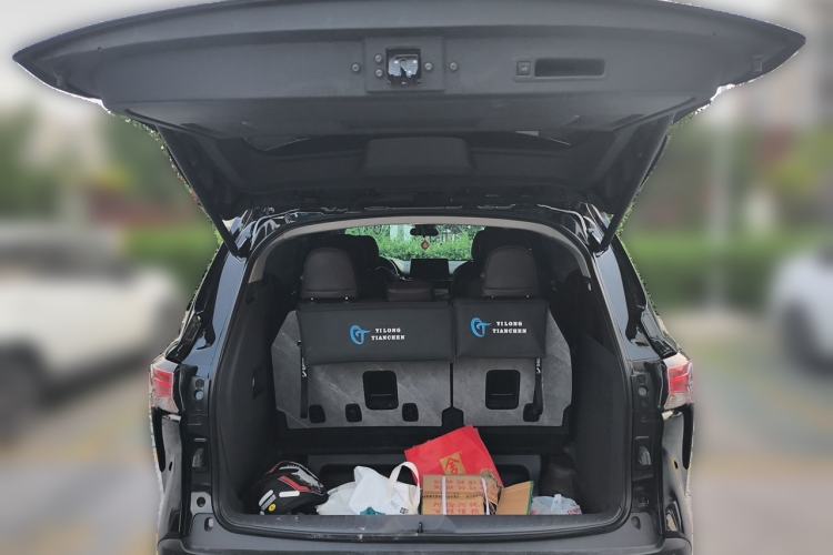 Used Toyota SIENNA 2024 2.5L Hybrid Comfort Edition Trunk