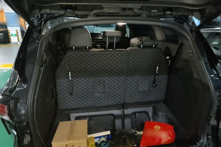 Used Toyota SIENNA 2024 2.5L Hybrid Platinum Edition Trunk