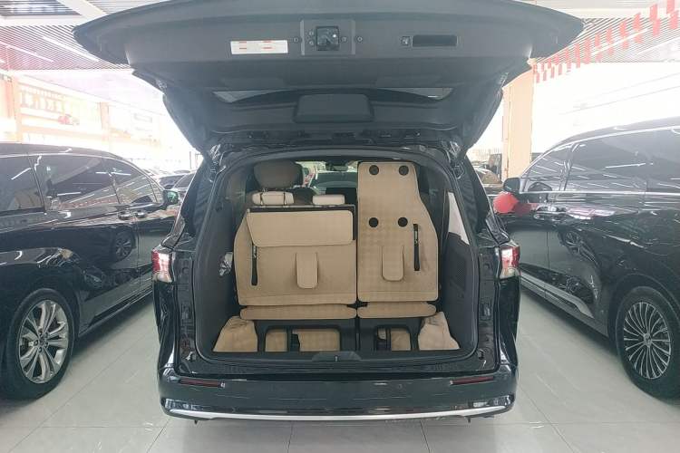 Used Toyota SIENNA 2024 2.5L Hybrid Prestige Deluxe Edition Trunk