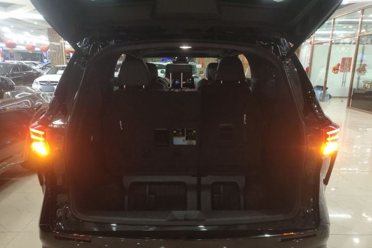 Used Toyota SIENNA 2024 2.5L Hybrid Four-Wheel Drive Prestige Edition Trunk