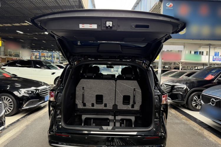 Used Toyota SIENNA 2024 2.5L Hybrid Luxury Edition Trunk