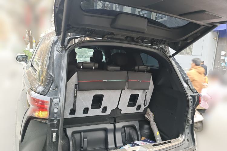 Used Toyota SIENNA 2024 2.5L Hybrid Prestige Deluxe Edition Trunk