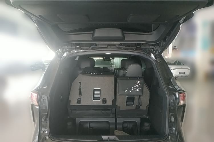 Used Toyota SIENNA 2024 2.5L Hybrid Four-Wheel Drive Prestige Edition Trunk